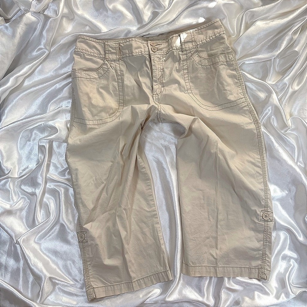 y2k St. Johns Bay Capri Pants Tan Excellent Petite Stretch Roll Tab Khaki